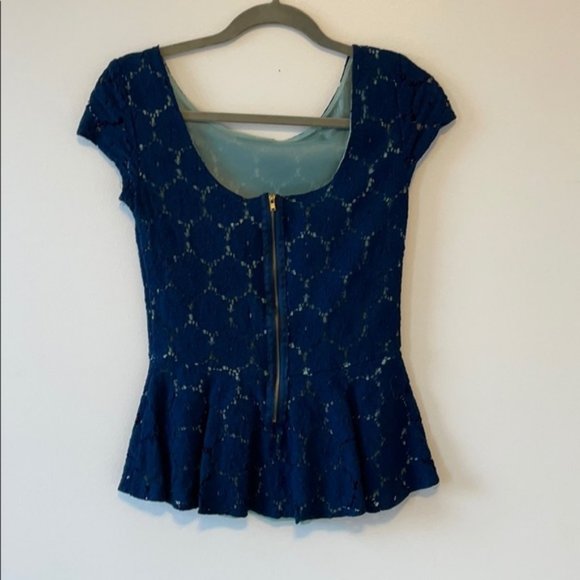 Navy + Seafoam Lace Top w/ Peplum - Picture 3 of 4